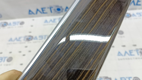 Накладка передней панели правая BMW X5 G05 19-23 под дерево Fineline Stripe, с подсветкой, царапины