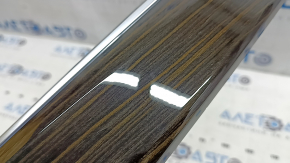 Накладка передней панели правая BMW X5 G05 19-23 под дерево Fineline Stripe, с подсветкой, царапины