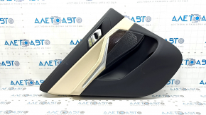 Обшивка двери карточка задняя левая BMW X5 G05 19-23 кожа schwarz/Canberra-Beige без шторки, вставка под дерево Fineline Stripe, подлокотник кожа бежевая, с ручкой и накладками, с подсветкой, царапины