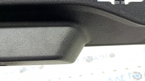 Накладка замка двери багажника верхнего BMW X5 G05 19-26 черная, царапина