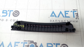 Ручка двери багажника внутренняя Kia EV6 22-26 черная структура, потерта, сломана защелка