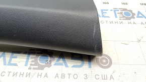 Накладка передней стойки верхняя правая Kia EV6 22-26 черная, структура, с воздуховодом, потертости