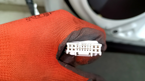 Дверь в сборе передняя правая Toyota Venza 21-24 keyless, белый 070, царапины, тычки на хроме