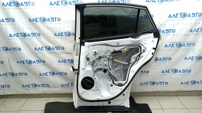 Дверь в сборе задняя правая Toyota Venza 21-24 белый 070, сколы, песок, царапины
