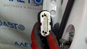 Дверь в сборе задняя правая Toyota Venza 21-24 белый 070, сколы, песок, царапины