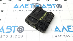 Кронштейн датчика слепых зон BSM правый Ford Mustang mk6 15-23