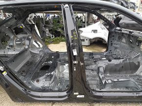 Стойка кузова центральная правая Audi Q8 19-26 на кузове
