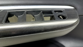 Обшивка двери карточка передняя левая Toyota Venza 21-22 XLE, Limited кожа черная с серой строчкой, под память сиденья, темно-серая накладка, с ручкой, царапины, потертости