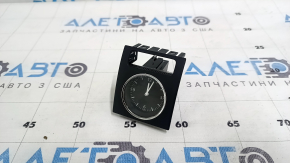 Часы VW Passat b8 16-19 USA тип-1, сколы