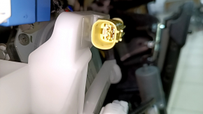 Пассажирское сидение Toyota Venza 21-24 электро, с airbag, кожа черная, подогрев, вентиляция, перфорация, XLE, Limited, примято, потертости