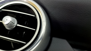 Торпедо передняя панель без AIRBAG Mercedes GLC 20-22 кожа черная, с дефлектором, надрывы, тычки, царапины, вмятина