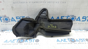 Дефлектор радиатора левый Toyota Prius V 15-17