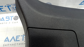 Обшивка двери багажника нижняя VW Tiguan 18-24 под электро дверь, черная, с плафоном, царапины, потерта, надломано крепление