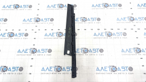 Накладка двери боковая передняя левая Audi A4 B9 17-25 черный глянец, царапины