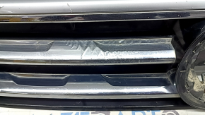 Решетка радиатора grill VW Tiguan 18-19 R-Line, без эмблемы, 3 хром полоски, вздулся хром, песок
