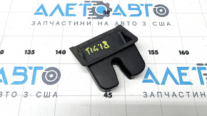 Накладка замка двери багажника VW Tiguan 18-24 черная