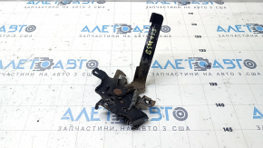 Замок капота Toyota Prius V 12-17 ржавый