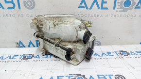 Поворотник правый Ford Escape MK3 17-19 рест, белый с птф, песок, сломано крепление