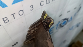 Buză bară față Ford Escape MK3 2017-2019, textură, zgârieturi, nisip, crăpături la elementele de fixare