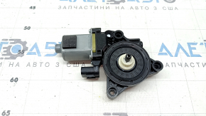 Мотор стеклоподъемника задний правый Hyundai Tucson 16-21