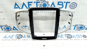 Накладка передней панели обрамление монитора Volvo XC90 16-23 черный глянец, хром, царапины, трещины в креплениях, вмятина