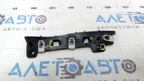 Suport bară față pe aripa dreaptă a unui Ford Escape MK3 2017-2019, suporturi rupte, gaură nefabricată