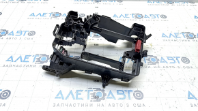 Корпус блока предохранителей подкапотный Toyota Prius V 12-17