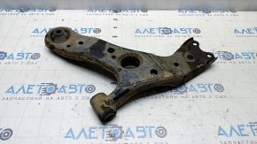 Рычаг нижний передний правый Toyota Prius V 12-17 ржавый, микротрещины С/Б