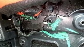 Panou ușă stânga față Tesla Model X 22-25, negru, cu inserție din piele albă, zgârieturi pe plastic, rupturi în piele, elemente de fixare rupte, necesită curățare chimică