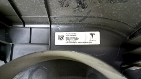 Panou ușă stânga față Tesla Model X 22-25, negru, cu inserție din piele albă, zgârieturi pe plastic, rupturi în piele, elemente de fixare rupte, necesită curățare chimică