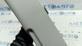 Накладка центральной стойки верхняя ремень правая Toyota Sienna 11-14 серая без кнопки, потерта