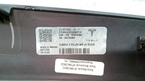 Накладка задней стойки средняя левая Tesla Model X 22-26 царапины, сломано крепление