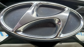 Решетка радиатора grill в сборе Hyundai Tucson 19-21 черный мат, обрамление серебро, с эмблемой, песок