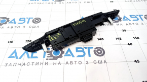 Панель кнопки аварийки Hyundai Tucson 16-21 царапины