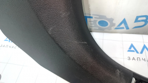 Накладка передней стойки нижняя правая Hyundai Tucson 16-21 черная, царапины, сломано крепление
