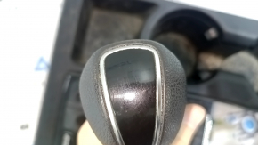 Накладка шифтера в сборе с ручкой кпп Hyundai Tucson 19-21 резина черная с подстаканниками, царапины, под чистку, трещины в креплениях