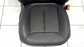 Пассажирское сидение Jeep Grand Cherokee WL 21-26 с airbag, электрическое, подогрев, вентиляция, кожа черная с перфорацией, Overland, царапины на задней накладки