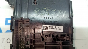 Блок управления сиденьем 2-го ряда правый Tesla Model X 22-26