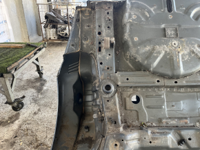 Aripă spate stânga Ford Fusion mk5 13-20 pe caroserie, albastră, ruginită, zgârietură, denivelare