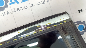 Стекло двери треугольник с уплотнителем стекла заднее левое Jeep Grand Cherokee WL 22-26 тонировка с молдингом, хром, царапины на хроме и накладке