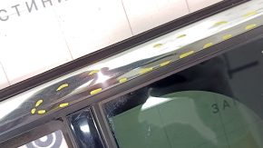 Стекло двери треугольник с уплотнителем стекла заднее левое Jeep Grand Cherokee WL 22-26 тонировка с молдингом, хром, царапины на хроме и накладке