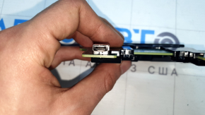 USB Hub центральной консоли Tesla Model X 22-26 задний