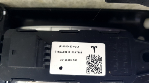Накладка центральной стойки верхняя ремень левая Tesla Model X 22-26 черная алькантара, потертость