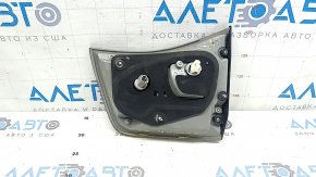 Фонарь внутренний крышка багажника левый Lexus RX350 RX400h 06-07 рест темный, сломана направляйка