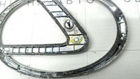 Эмблема Lexus двери багажника Lexus RX300 RX330 RX350 RX400h 04-08 царапины, сломано крепление