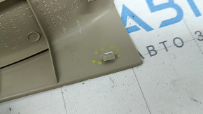 Накладка порога с подсветкой задняя левая Lexus RX300 RX330 RX350 RX400h 04-08 бежевая, с подсветкой, с хромированной накладкой, царапины, вмятины, надломано крепление, побелел пластик