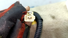 Обшивка подушки пассажирского сиденья Lexus RX300 RX330 RX350 RX400h 04-09 кожа бежевая, потрескана, под подогрев, под чистку, замята, царапины, надрыв
