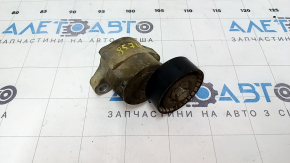 Roata întinzătoare a curelei de transmisie de la un Jeep Renegade 15-20 2.4 scoate un bâzâit.