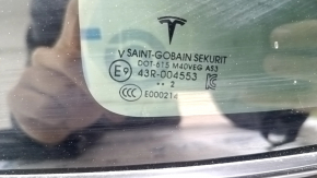 Форточка глухое стекло задняя левая Tesla Model X 22-26 черный глянец, царапины песок на молдинге
