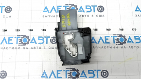 Накладка шифтера КПП Lexus RX300 RX330 RX350 RX400h 04-08 черная с заглушкой, царапины, тычка
